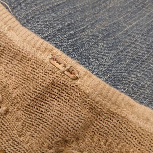 FREE PEOPLE Studded Mesh upper T-shirt Top XS Mustard Beige Scoop neck Boho LS - Picture 9 of 10